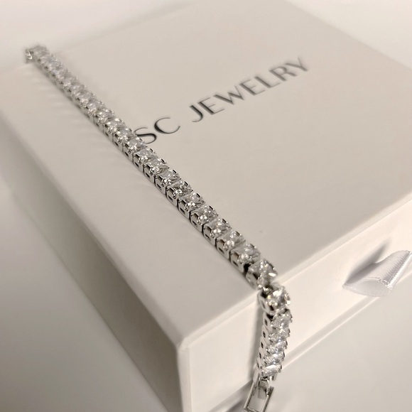 Tennis Bracelet Platinum Plated Women’s Bracelet Ready to Gift - Picture 3 of 9